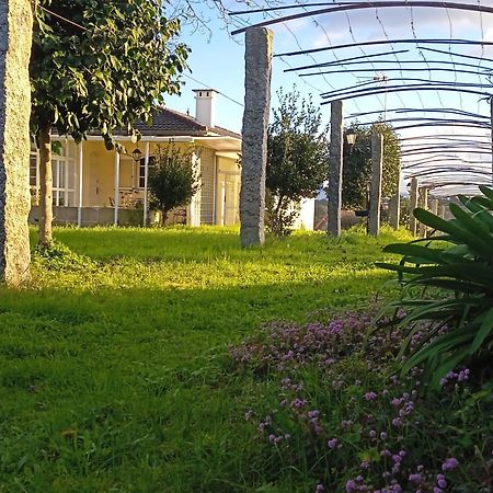 A Casa De Abelleira Ponteareas Bed & Breakfast Exterior photo