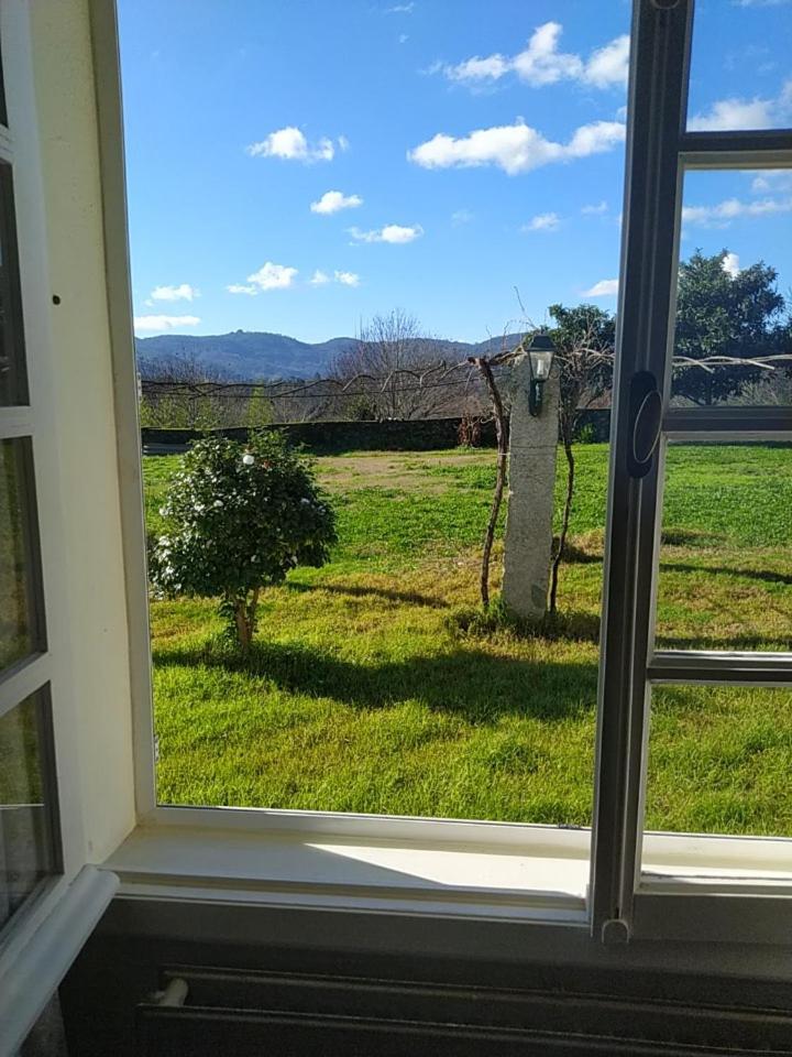 A Casa De Abelleira Ponteareas Bed & Breakfast Exterior photo